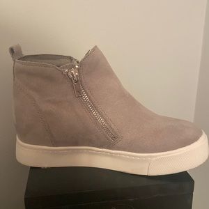 Soda Light Grey Sneaker Shoes